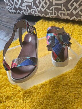 MIA sandals